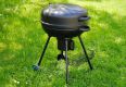 BBQ guľatý gril na drevené uhlie