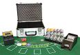 Poker kufor DELUXE 300 laserových žetónov + príslušenstvo
