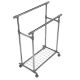 Kovový stojan na oblečenie na kolieskach, 2 tyče + police